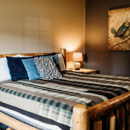 Big Horse Inn And Suites Lewistown Экстерьер фото
