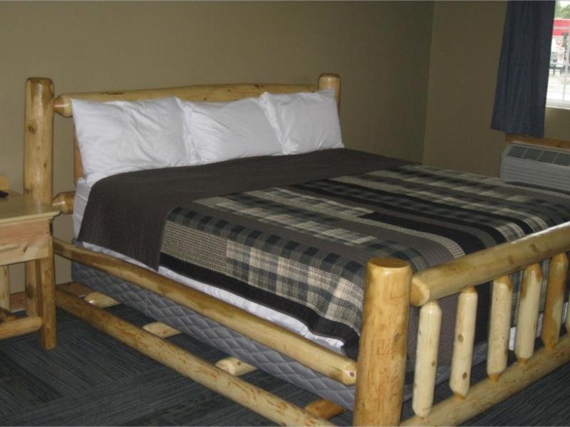 Big Horse Inn And Suites Lewistown Экстерьер фото