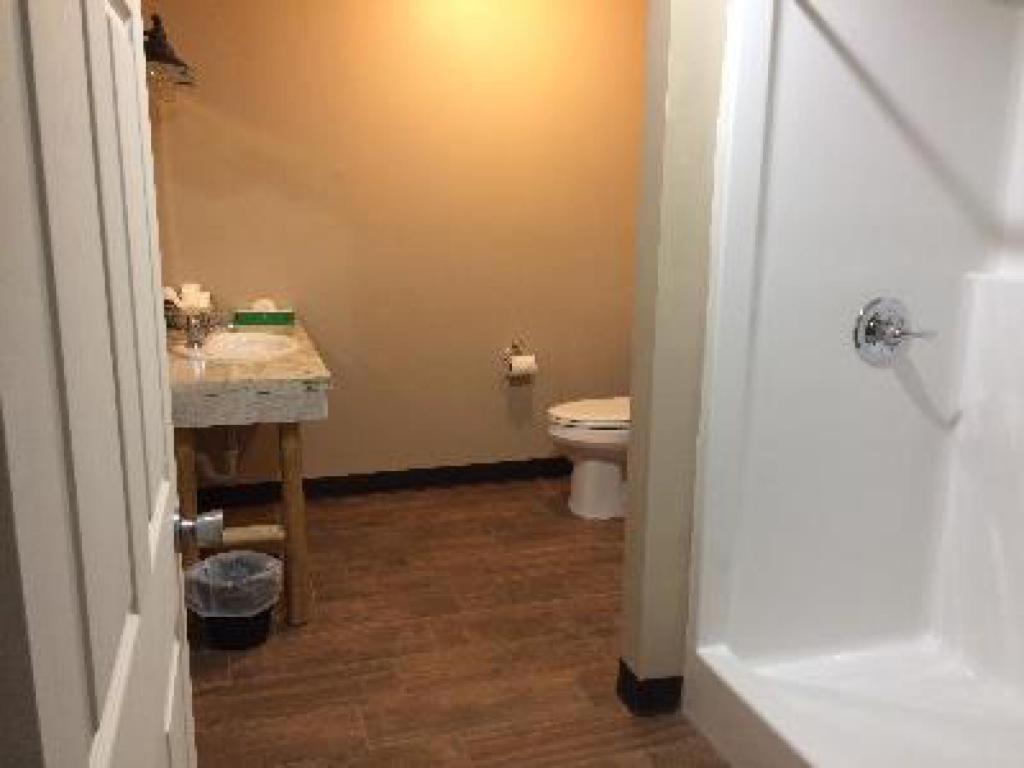 Big Horse Inn And Suites Lewistown Экстерьер фото
