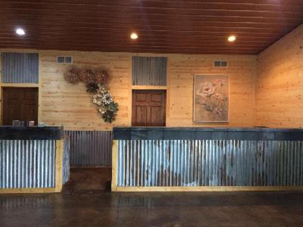 Big Horse Inn And Suites Lewistown Экстерьер фото