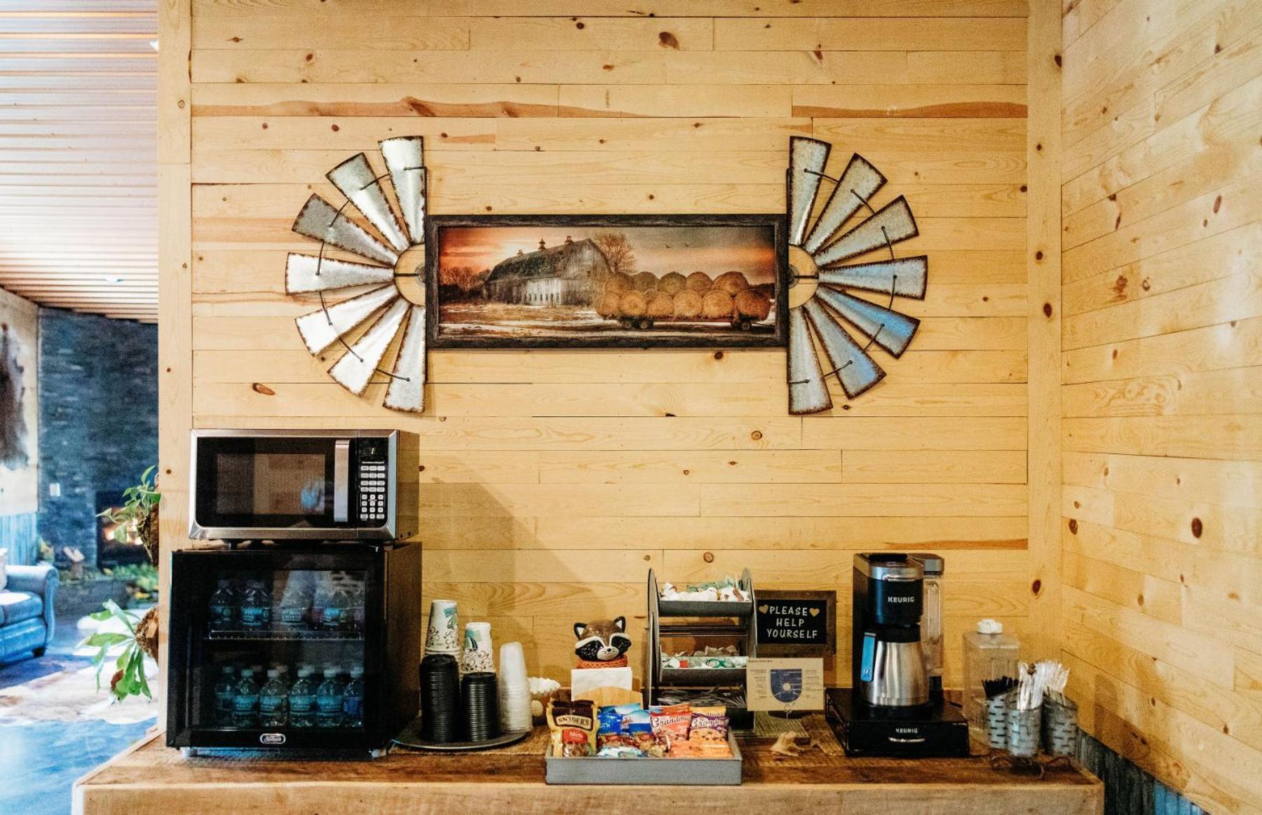 Big Horse Inn And Suites Lewistown Экстерьер фото