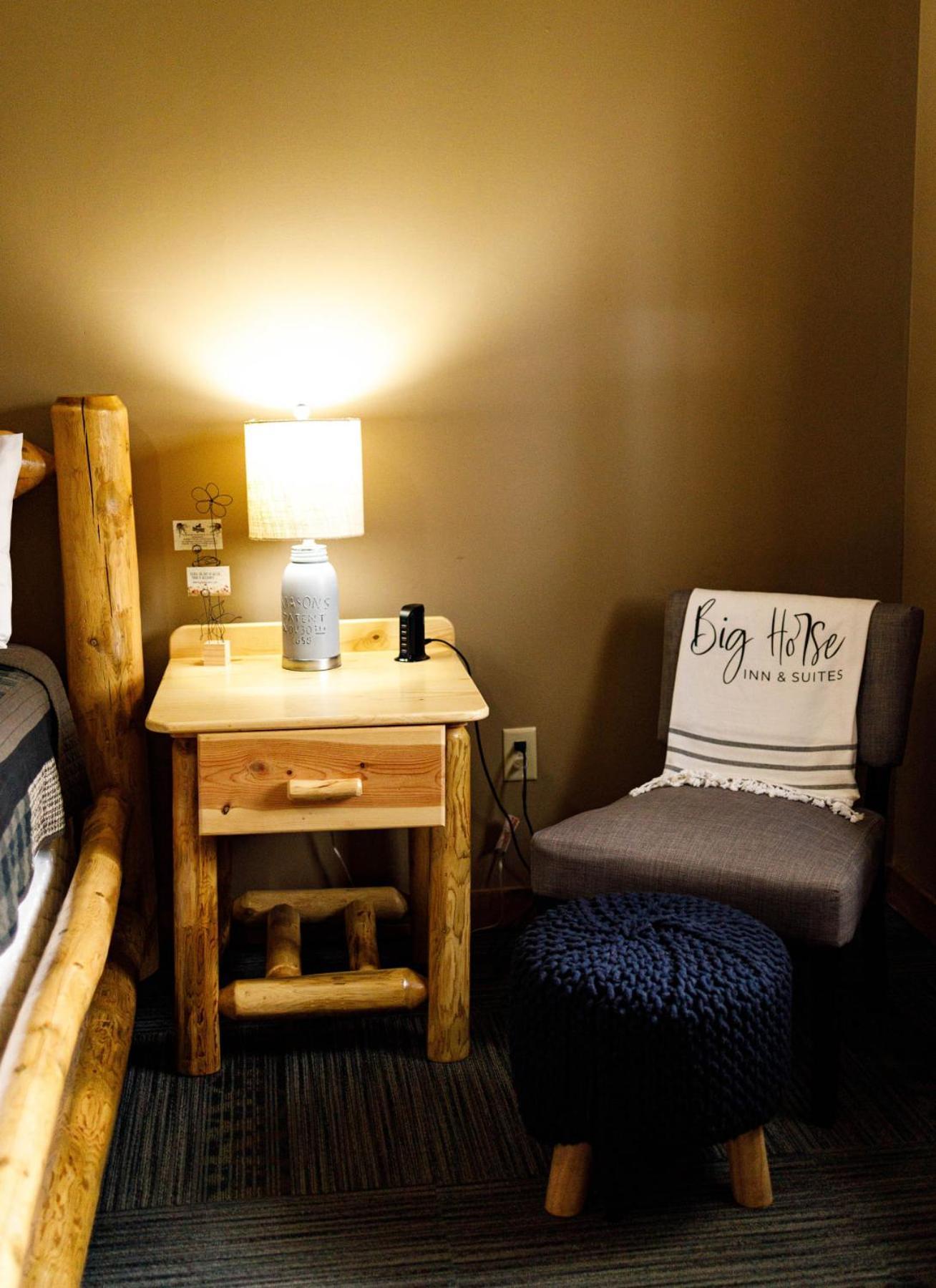 Big Horse Inn And Suites Lewistown Экстерьер фото